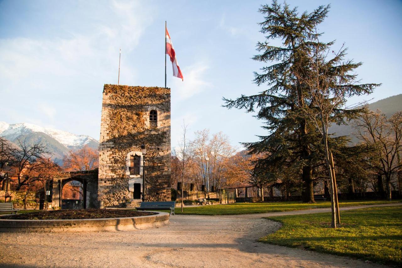 Ulvf La Citadelle De Conflans Hotel Albertville Exterior photo